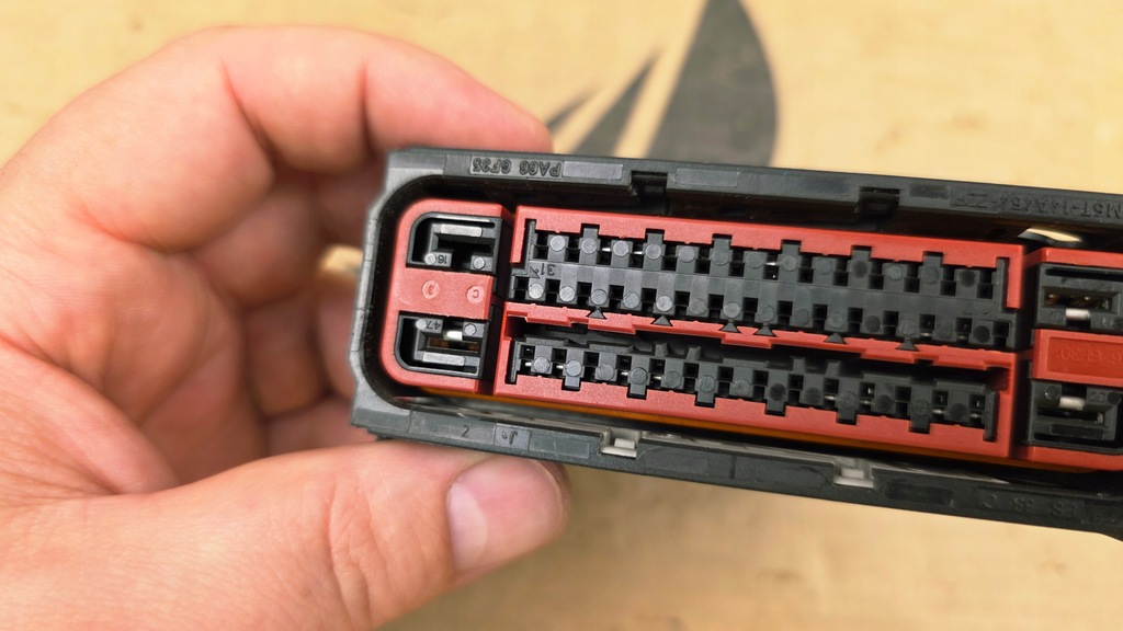 фото №13, Ford focus mk3 c-max mk2 2011 r. колодка штекер насоса abs esp bv61-2c405-af