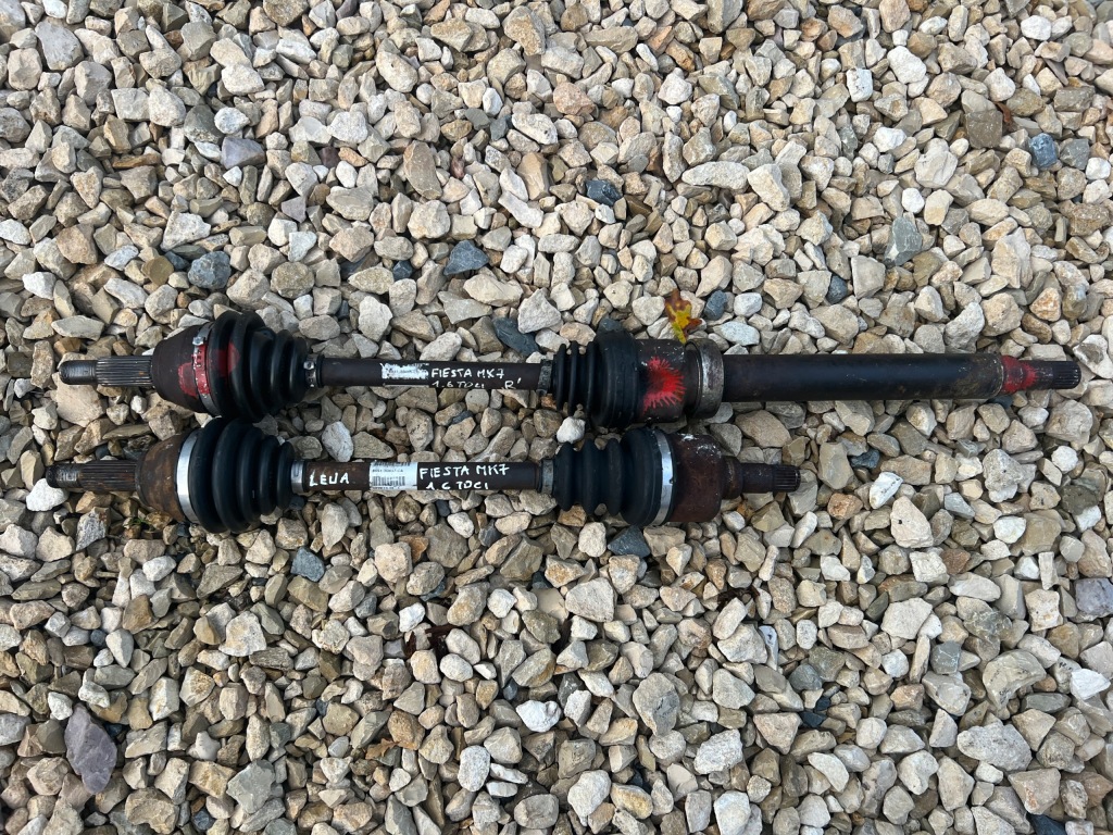 Купити Ford fiesta mk7 привідний вал права 1.6tdci