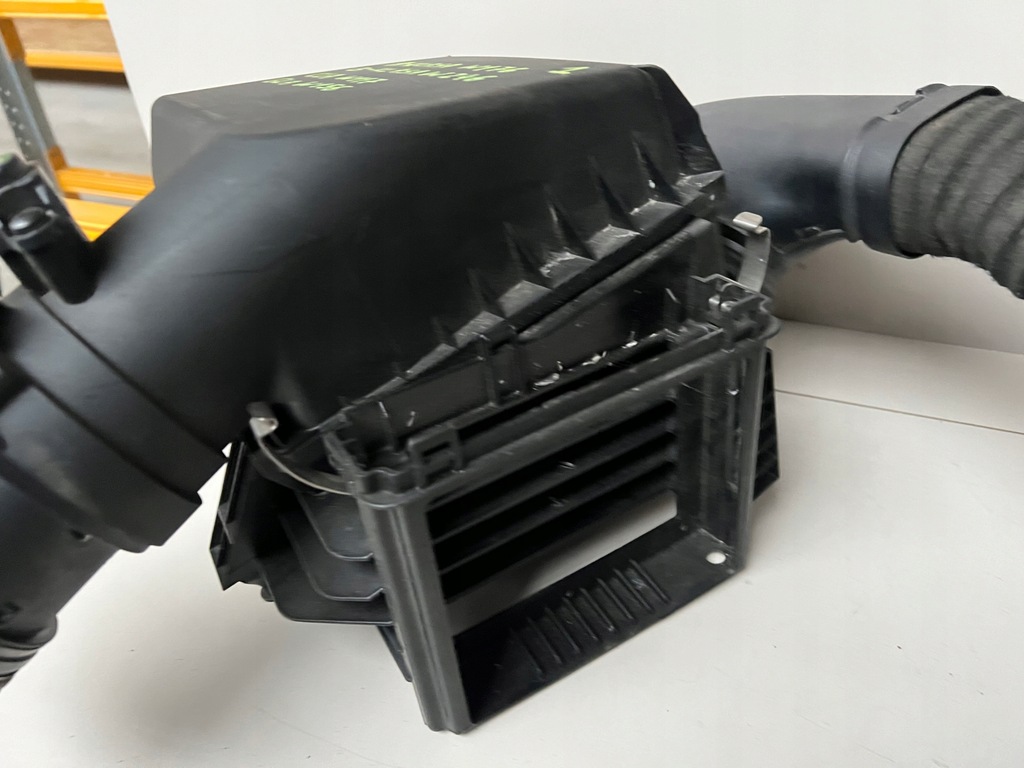 фото №7, Корпус фильтра воздуха mercedes a6070900301