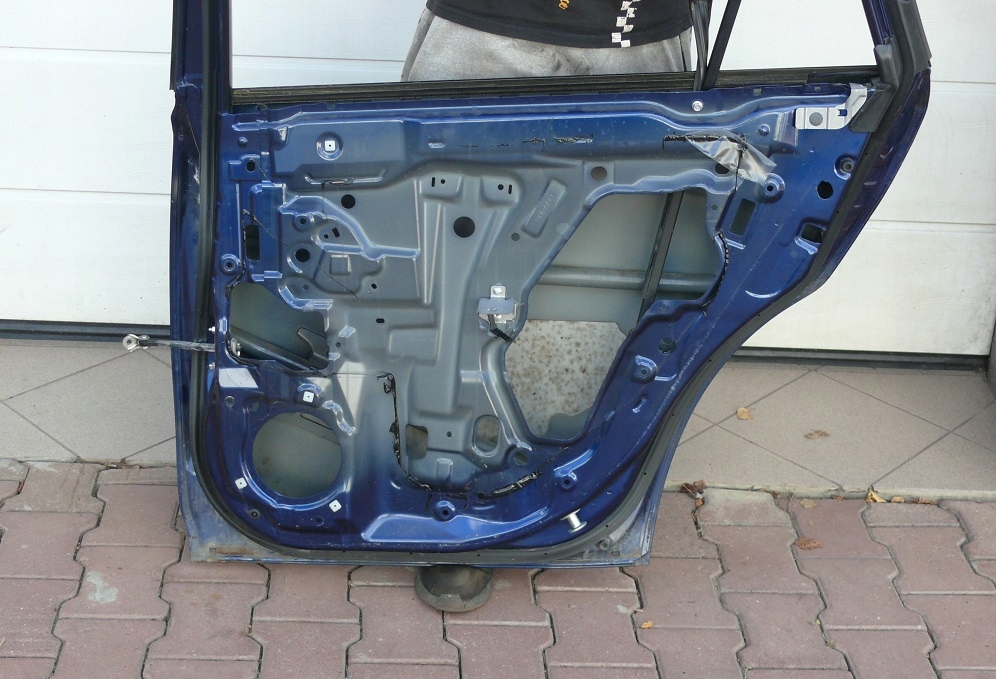 фото №10, Двері правий задня subaru legacy v 5 e8h kombi