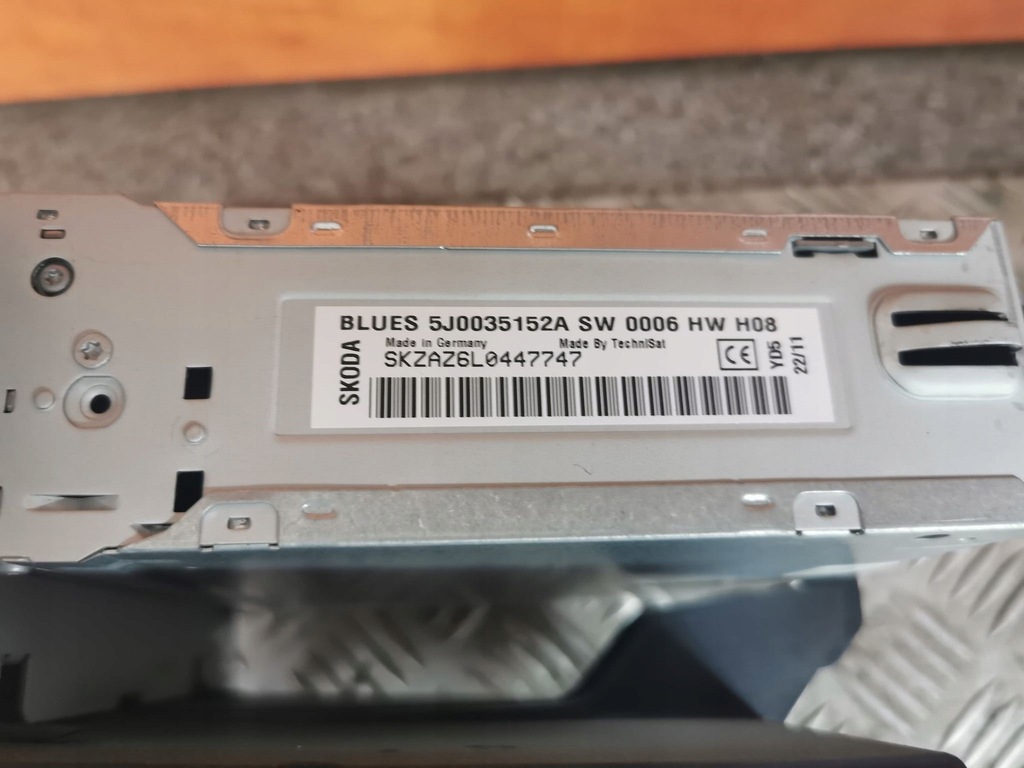 фото №4, Skoda оригинальный номер радио roomster 5j0035152a