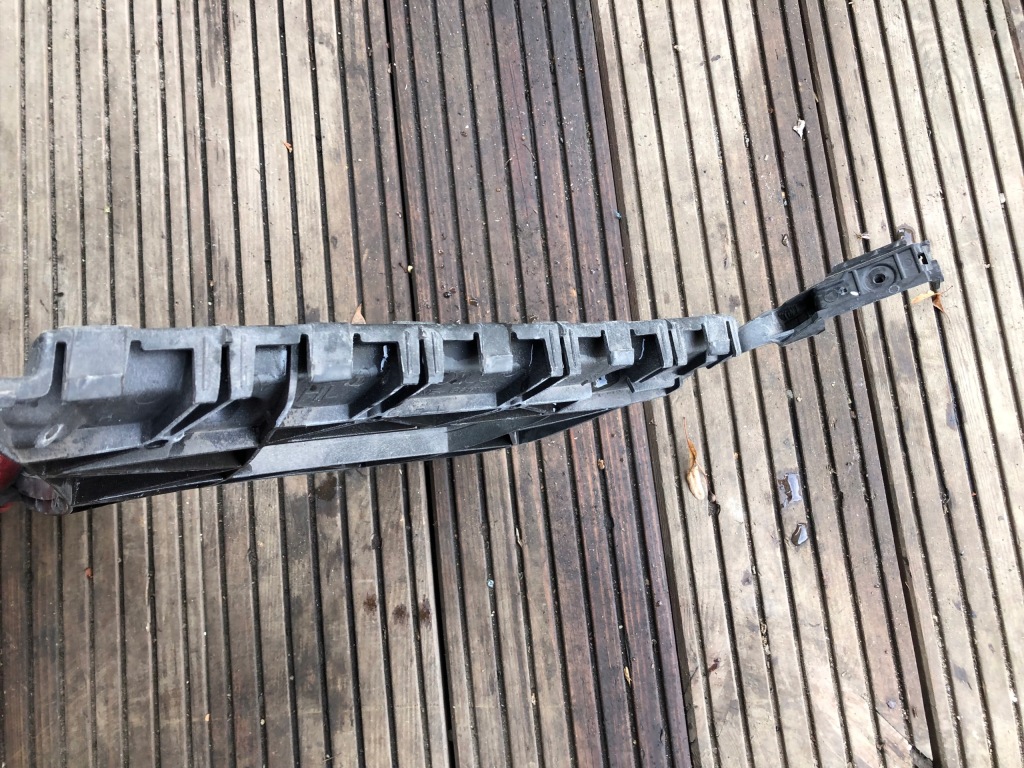 Направляющая бампера левый задняя audi a4 b8 kombi 8k9807453 Недорого