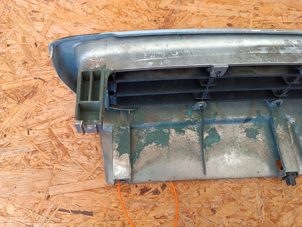 фото №13, Решітка решітка радіатора решітка радіатора бампера перед subaru legacy ii 1994- оригінал