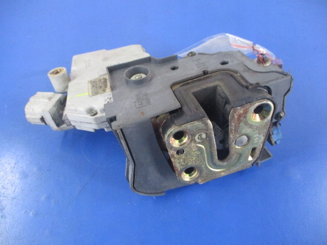 фото №1, Nissan maxima a33 qx замок двері правий перед 6pin