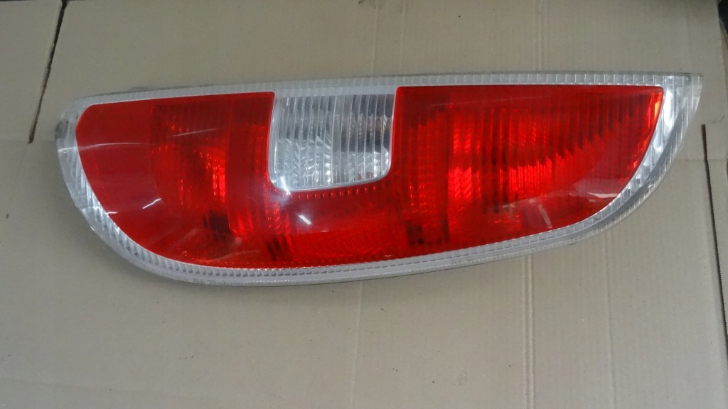 фото №2, Roomster лампа правый задняя