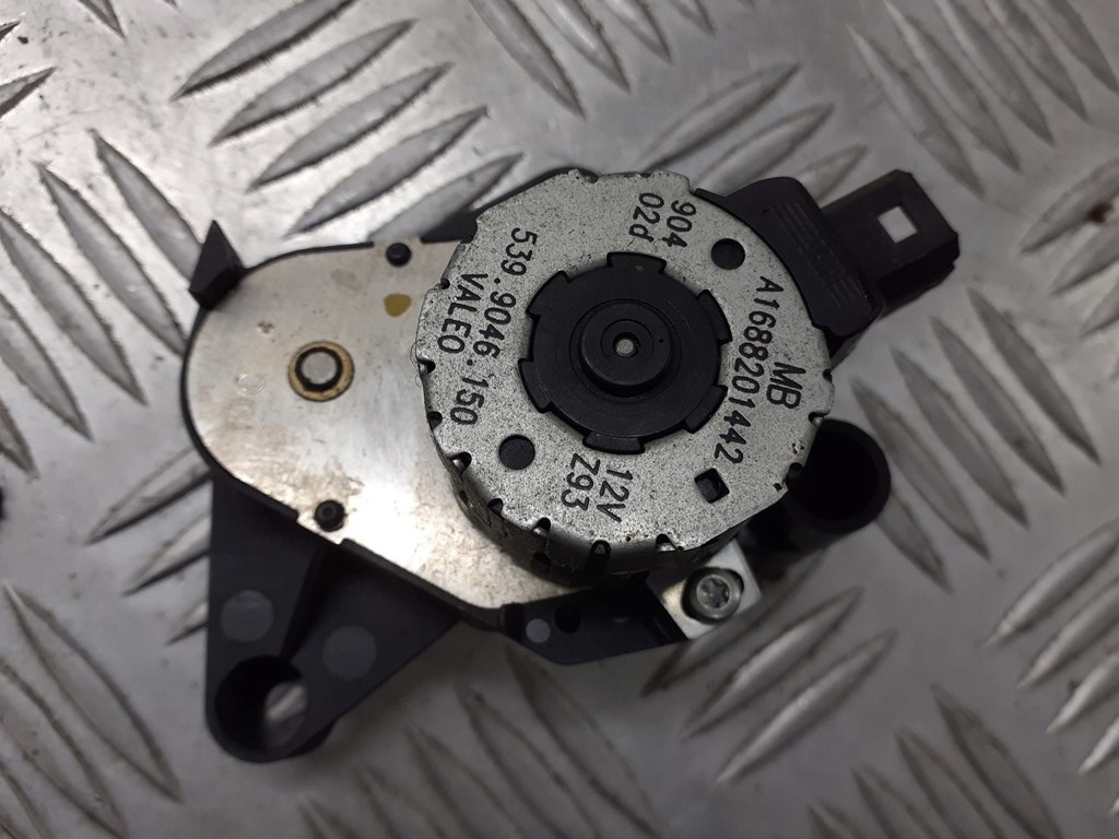 фото №1, Моторчик крышка отопителя mercedes w168 1.4