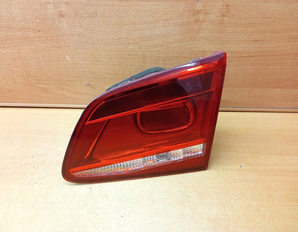 фото №1, Лампа правая задняя w крышка багажника vw passat b7 sedan