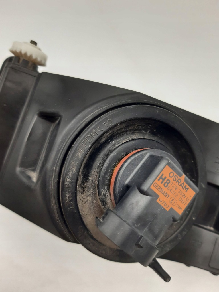 Противотуманная фара лампа бампера правая перед skoda yeti 13-19129002 с Разборки