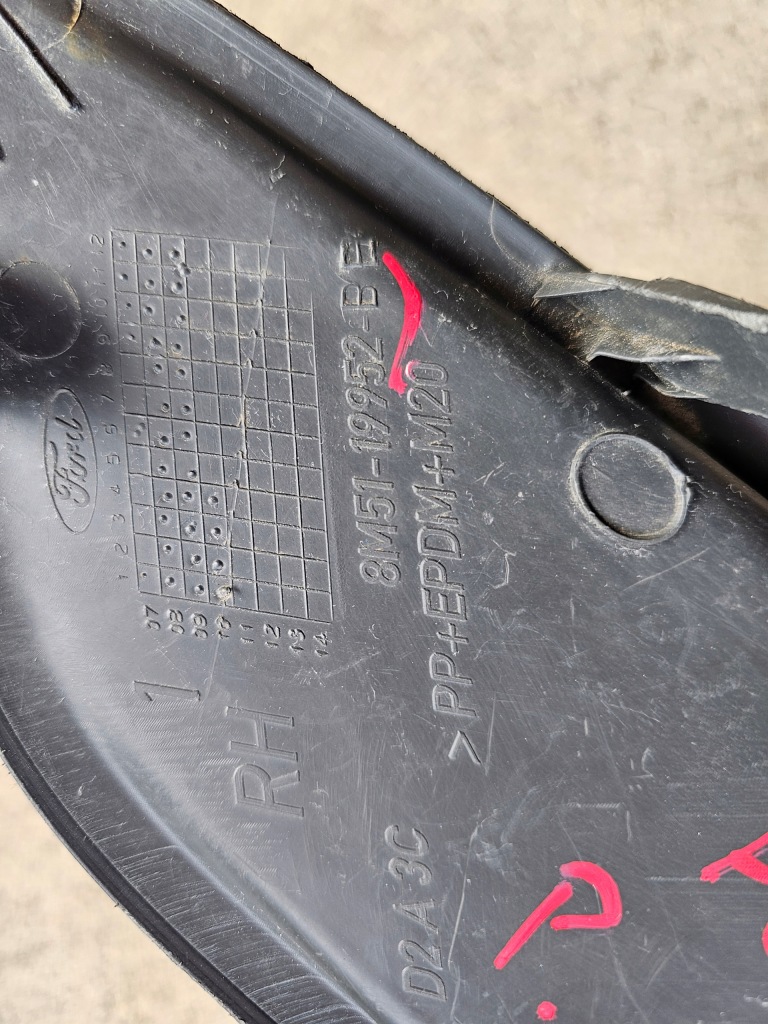 Ford focus mk2 рестайлинг  решётка бампера передний правая 8m51-19952-be Цена