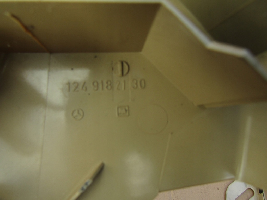 фото №8, 7 mercedes w124 кремовий захист пластик сидіння заглушка поперечина лівий сидіння