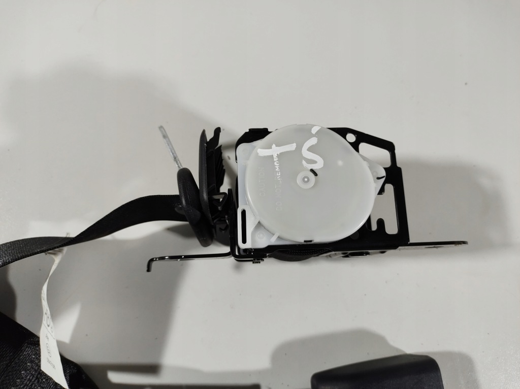 фото №5, Lexus is300h 13r pas безопасности задняя средний