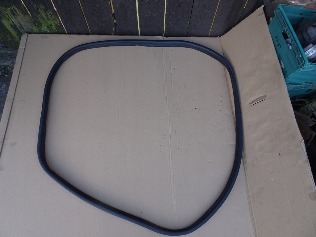 фото №1, Peugeot partner berlingo ii lift прокладка кузовная правый перед