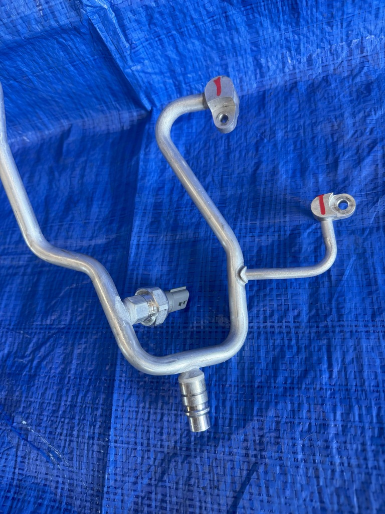 фото №4, Шланг кондиціонера renault megane v e-tech 924102218r