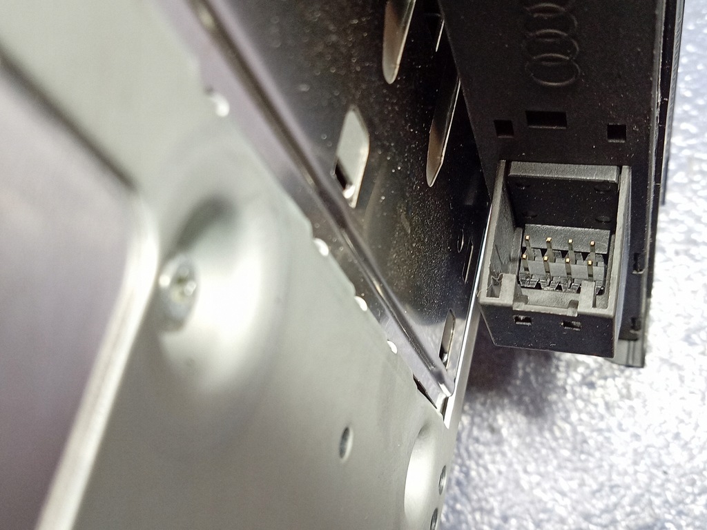 фото №8, Audi a4 s4 b8 радио считыватель мультимедиа mmi 8r1035664b