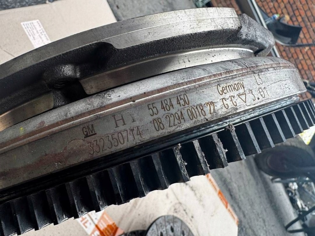 фото №4, Зчеплення колесо двомасовий 55484450 opel insignia a b 2.0 cdti диск притиск