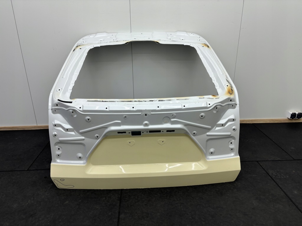 фото №1, Toyota bz4x кришка багажника багажника задня задня