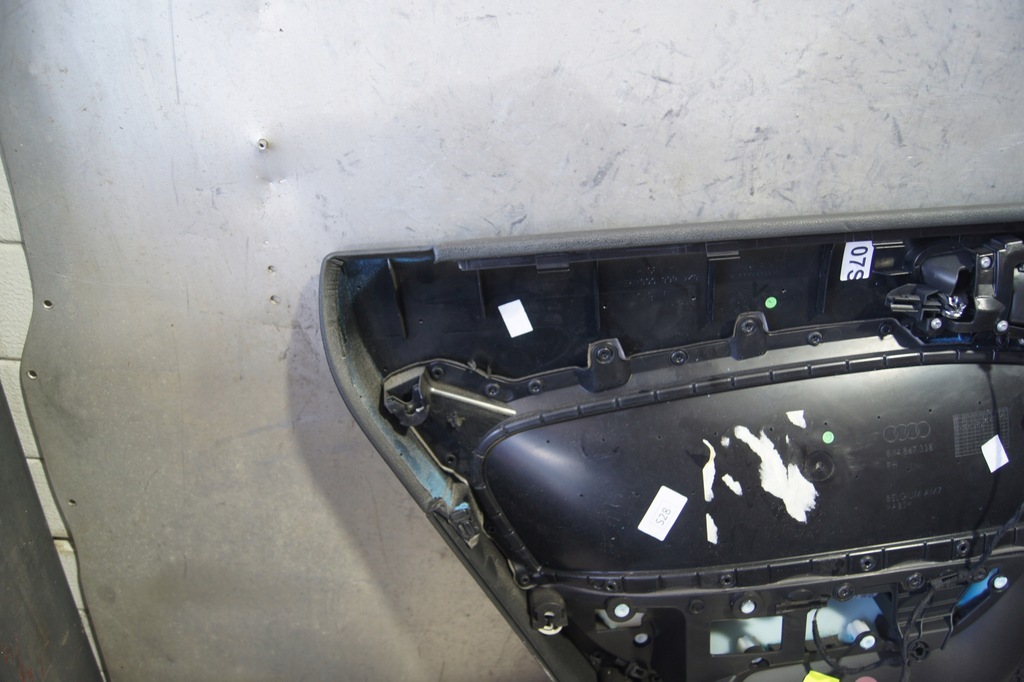 фото №10, Обшивка дверь правый задняя a1 8x 8x4868116