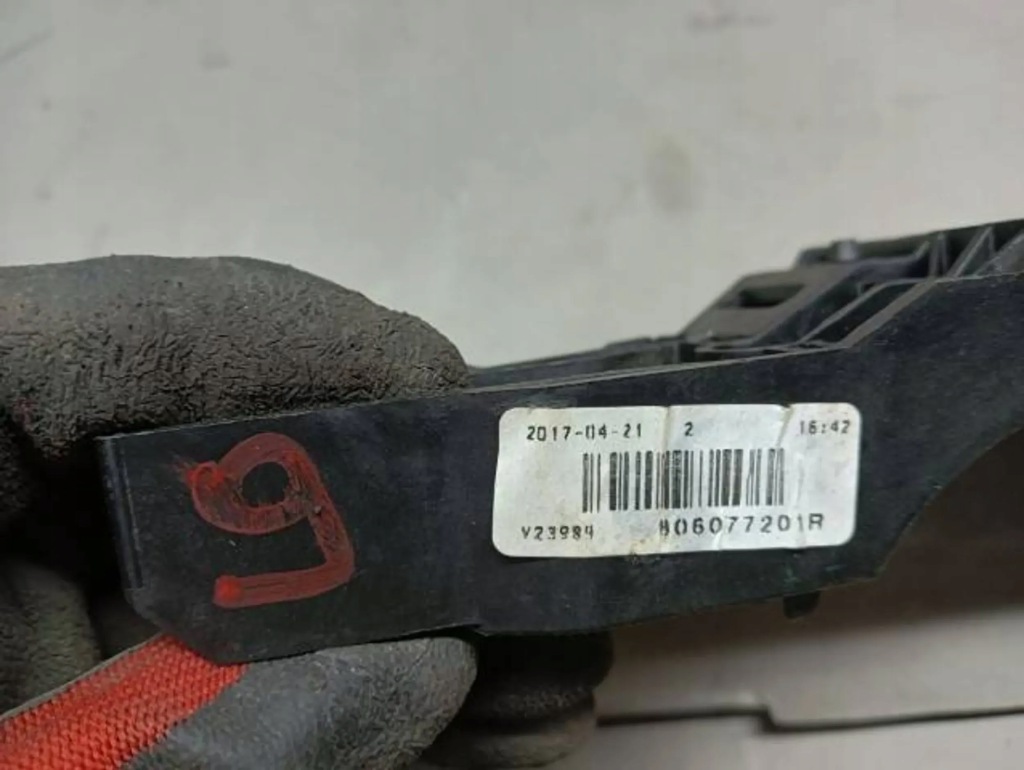 фото №2, M19 renault zoe кронштейн кронштейн ручка левый перед 806077201r
