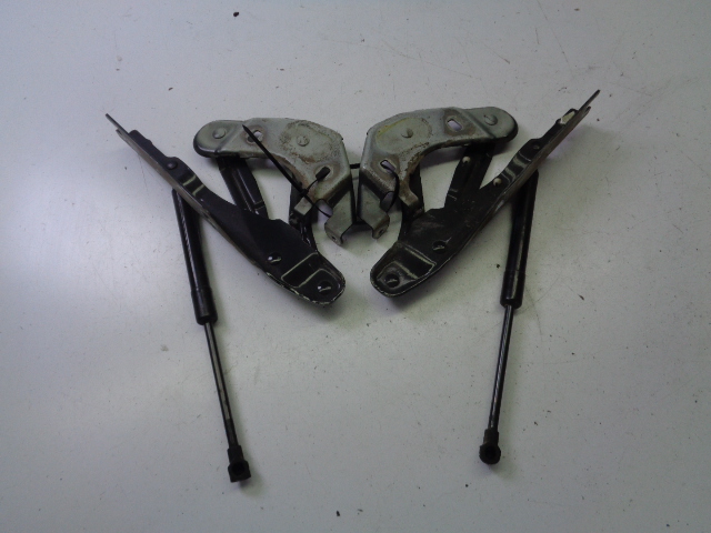 фото №1, Петлі капот audi a1 i 8x 5 двері sportback 1.6 tdi 2013 rok