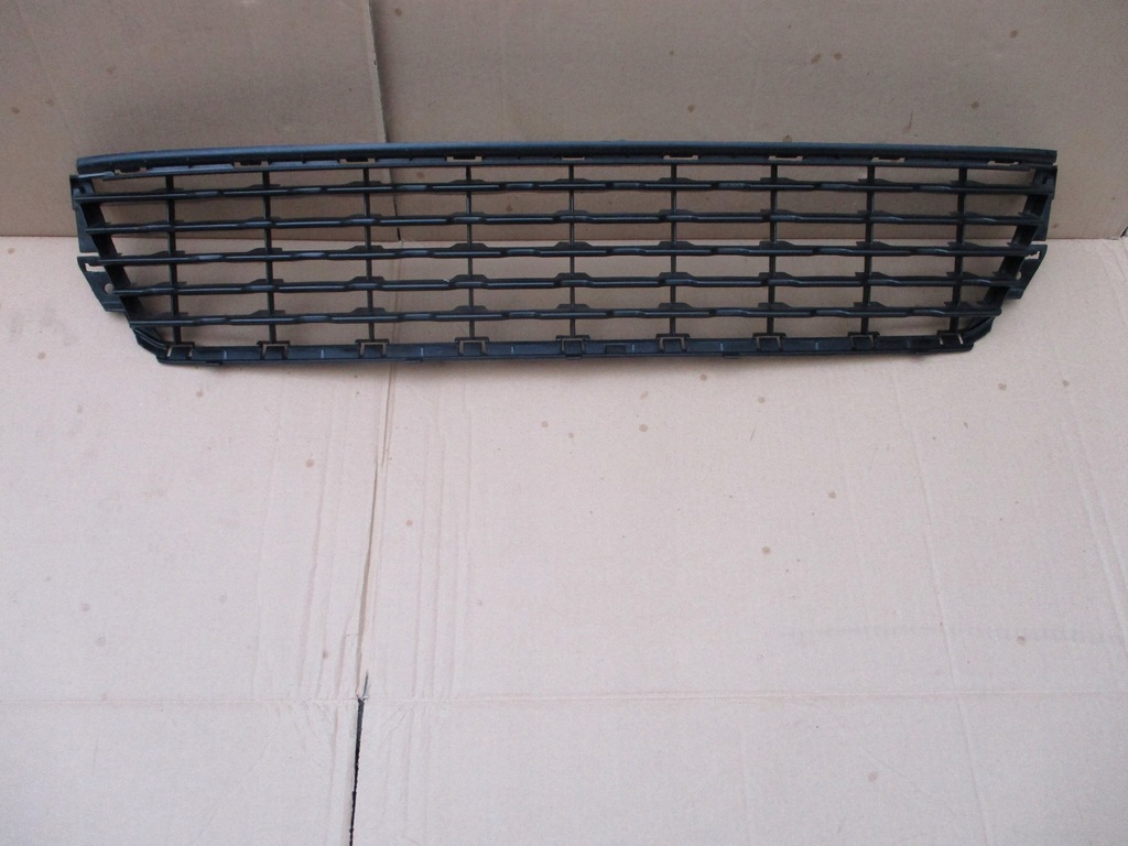 фото №1, Citroen оригінальний номер 9681801377 решітка бампера середня