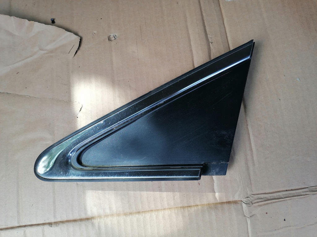 фото №1, Заглушка треугольник крыла lewego toyota avensis t27