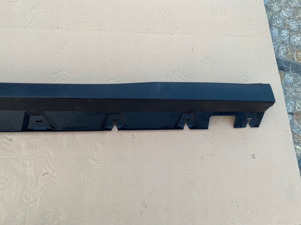 Mercedes 254 glc amg молдинг порог левая 2546984700 оригинал Оригинал