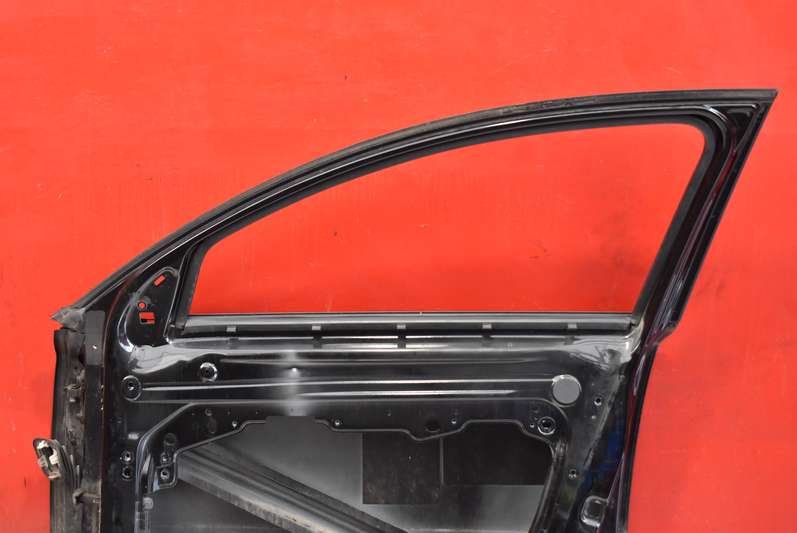 фото №15, Двері праве перед передні чорні volvo v50 03-11