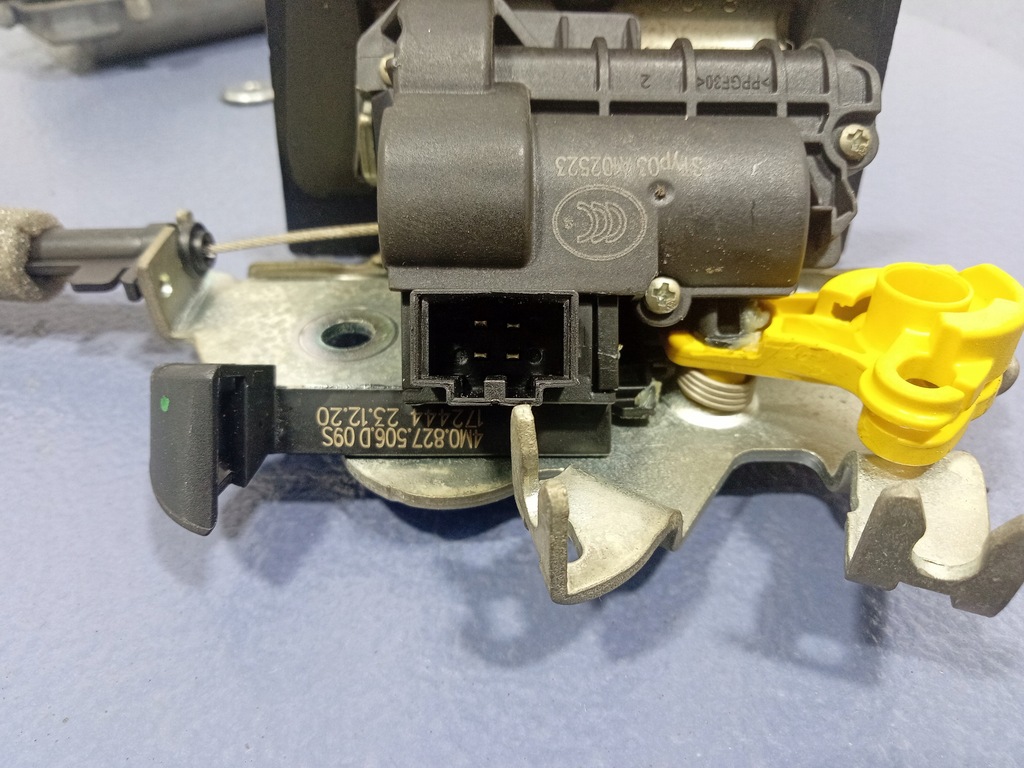 фото №6, Audi rsq8 q8 4m замок доводчик крышки багажника 4m827506d