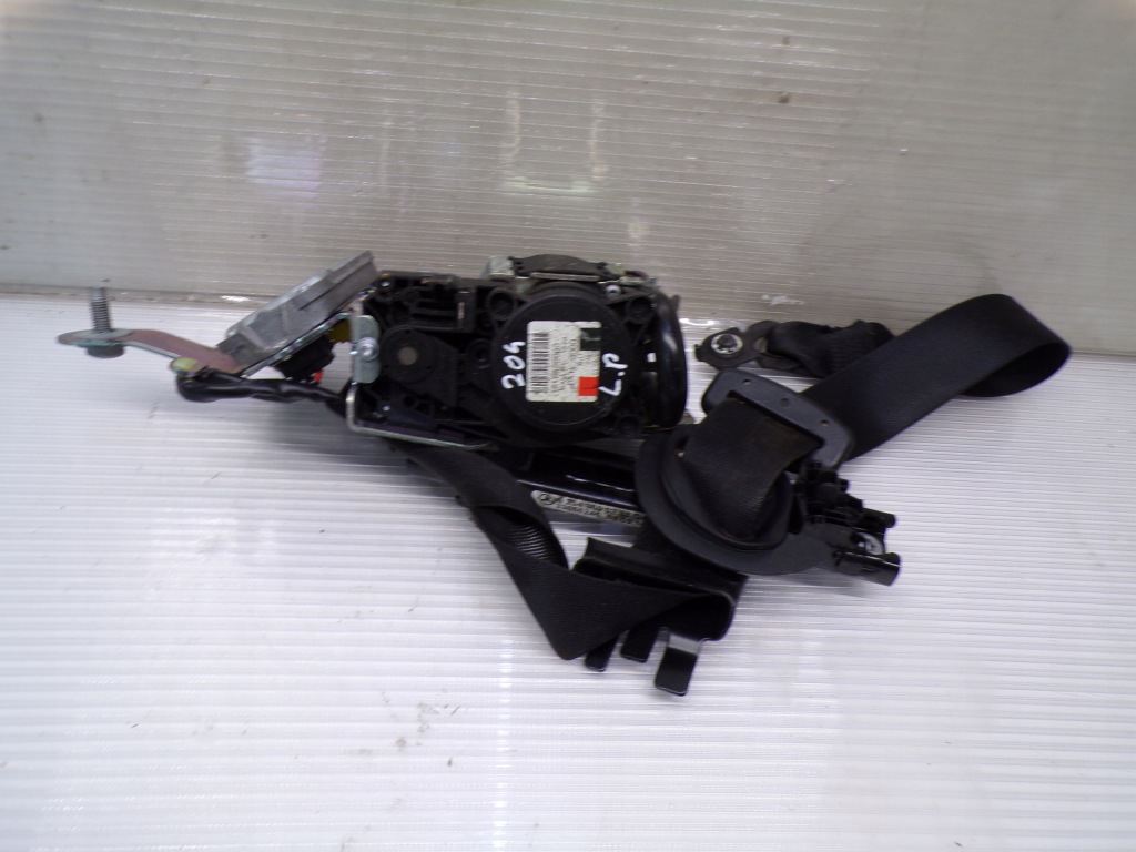 Купить Ремень безопасности правый  перед mercedes w204