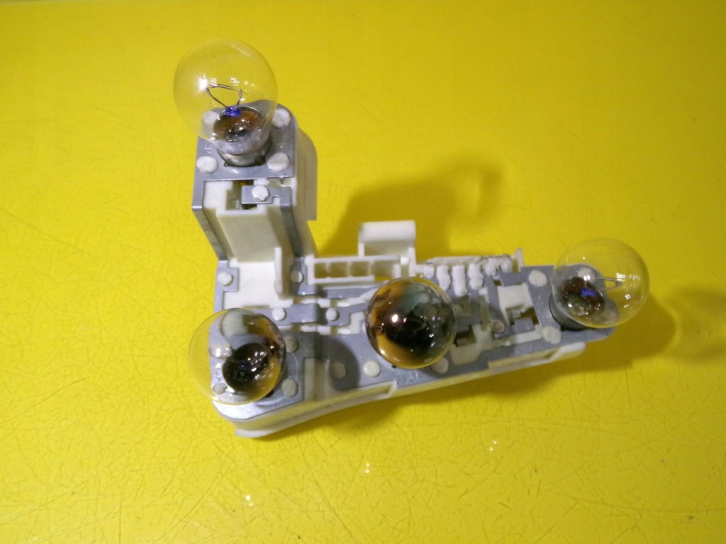 фото №6, Вкладыш лампы правый задняя w крыло bmw 3 e90 nr1033