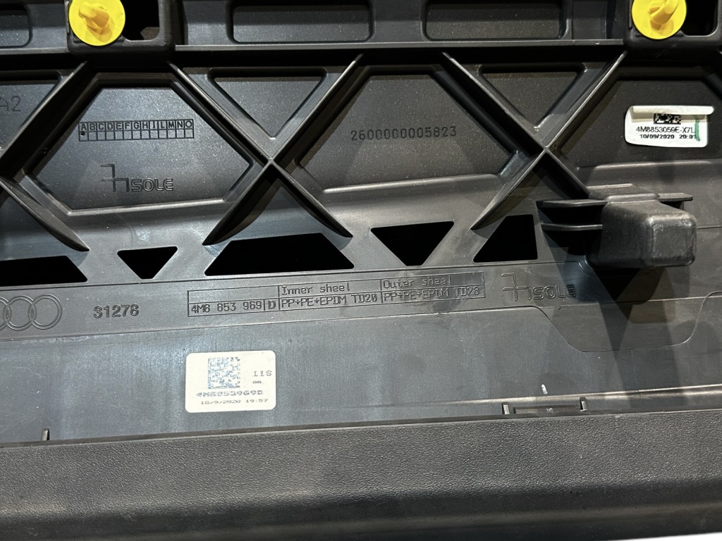 фото №8, Audi rsq8 q8 накладка молдинг панель дверь lh 4m8853969d 4m8853059e