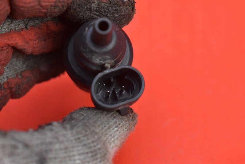 фото №5, Форсунка газу vw jetta 5 v 1.6 8v 06r