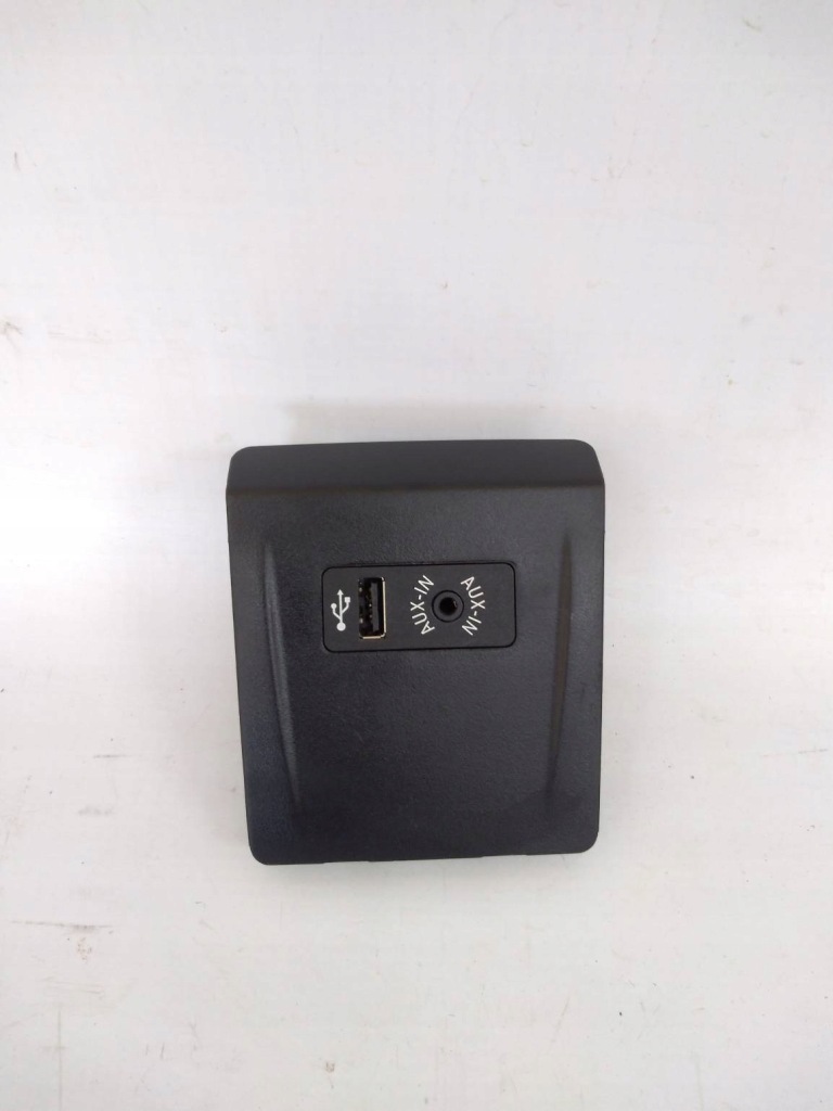 фото №1, Разъём aux usb 9284253 bmw 2 f45 f46