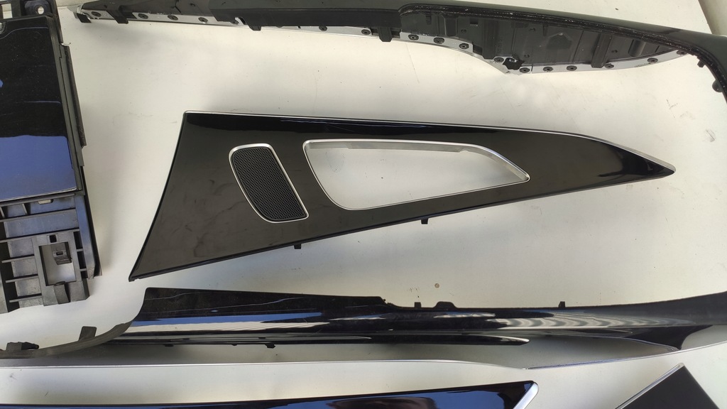 фото №8, Audi a6 c7 декоры обшивка дверей дверь консоли пепельница бардачок piano