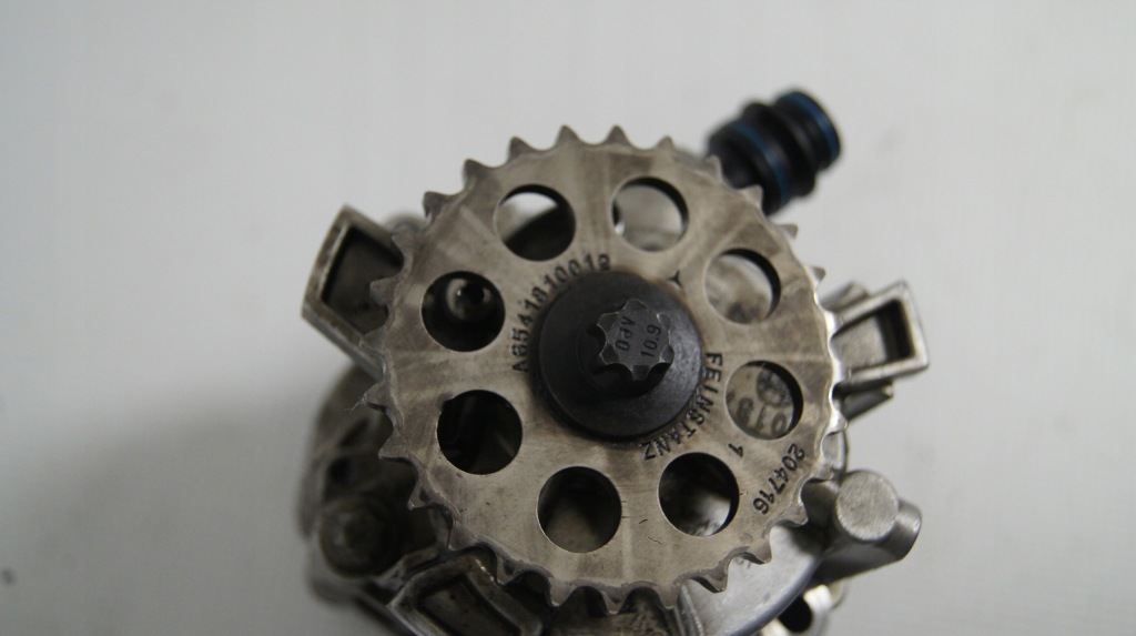 Насос масла mercedes w213 e220 2.0d a6541800800 с Разборки