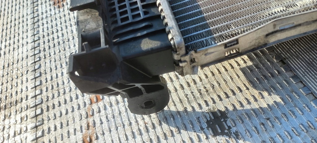 Радіатор води автоматична коробка передач 1,8b c-klasa mercedes w204 в Україні