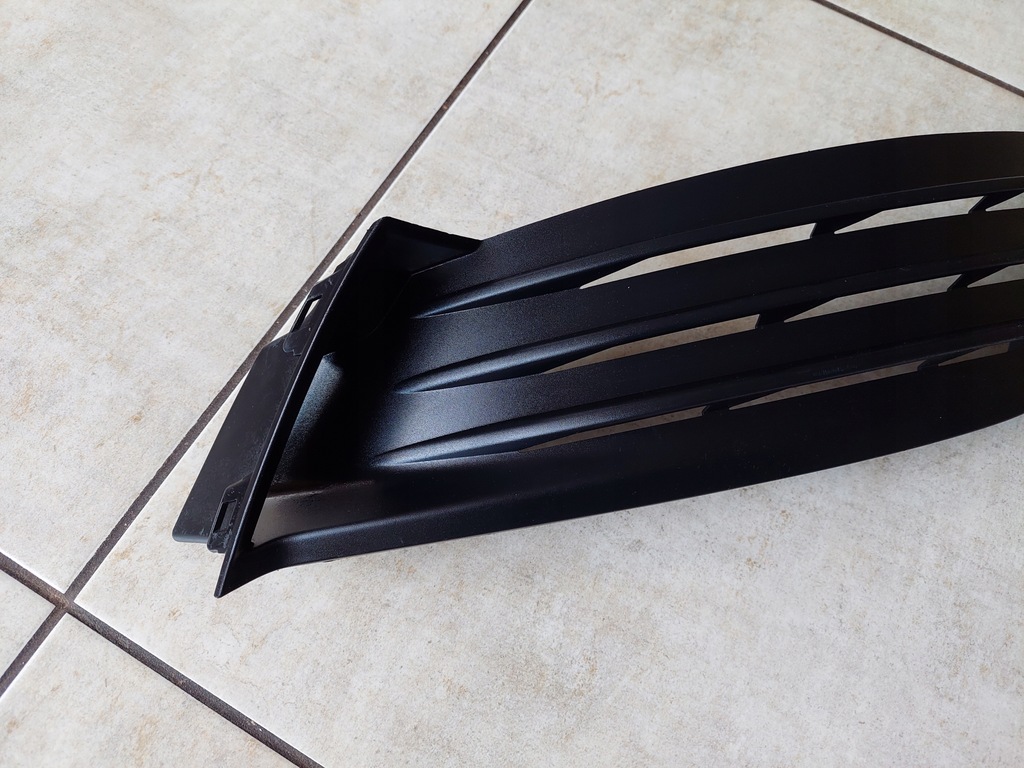 фото №9, Решётка бампера - перед - renault megane iv - 2016