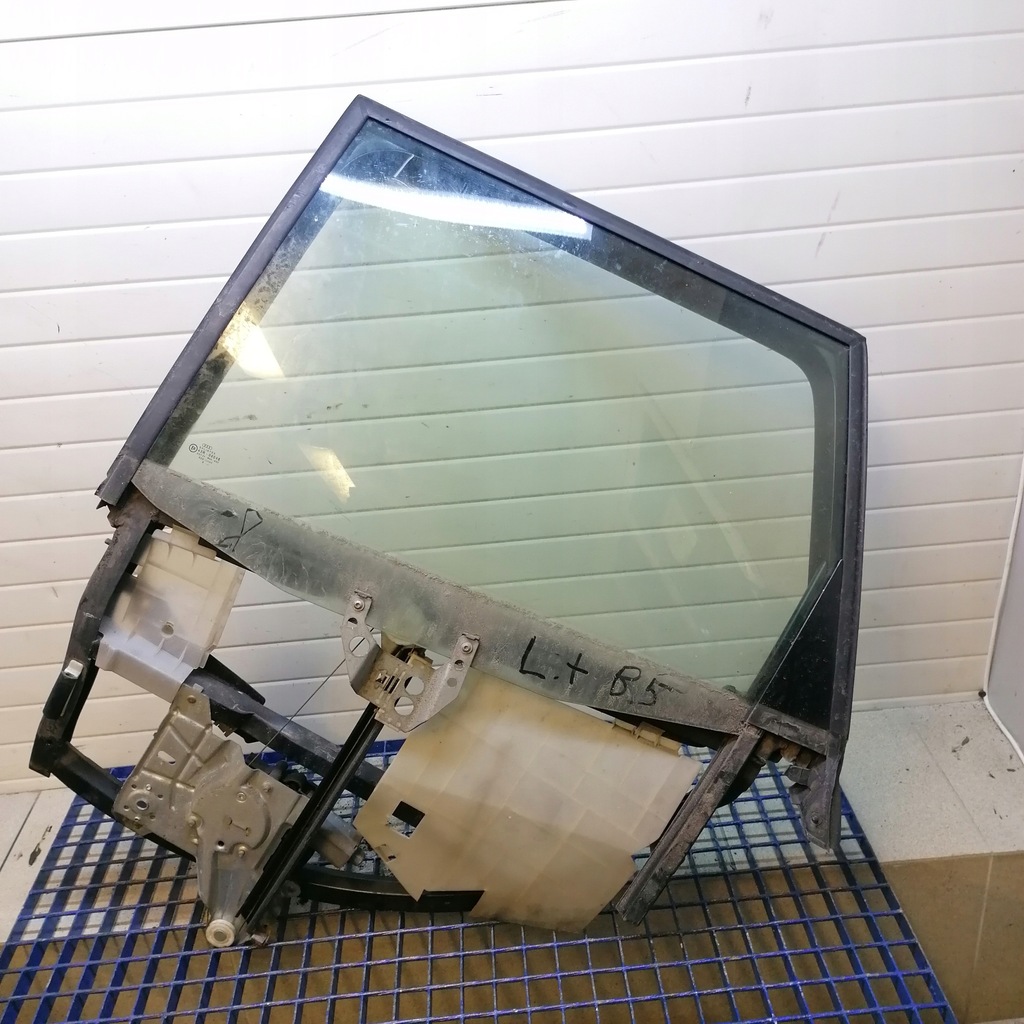 фото №1, Audi a4 b5 рамка двері механізм скло лівий задня