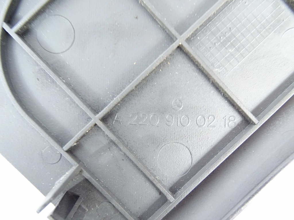 фото №3, Mercedes s klasa w220 заглушка сиденье правого поперечина