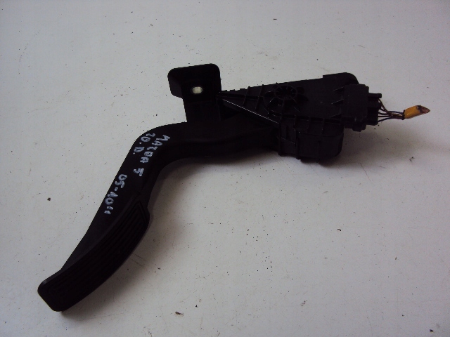 фото №1, Педаль газа mazda 5 2.0 d 05-