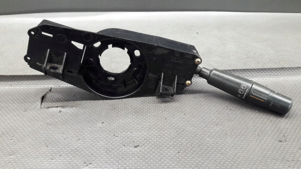 фото №1, 61557102 переключатель дворник peugeot 106 91r