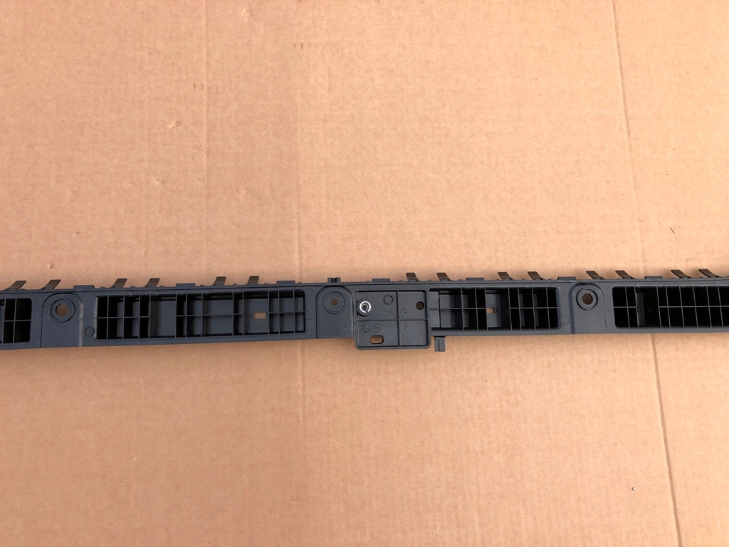 Кронштейн напрямна бампера заднього 1121191-00-e 112119100e tesla model 3 Ціна