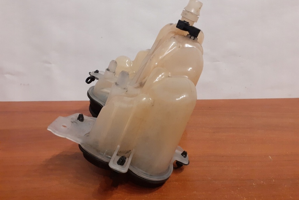 фото №10, Бачок расширительный jaguar xf x260 yc158b099aa 3.0l дизель 221kw 2017