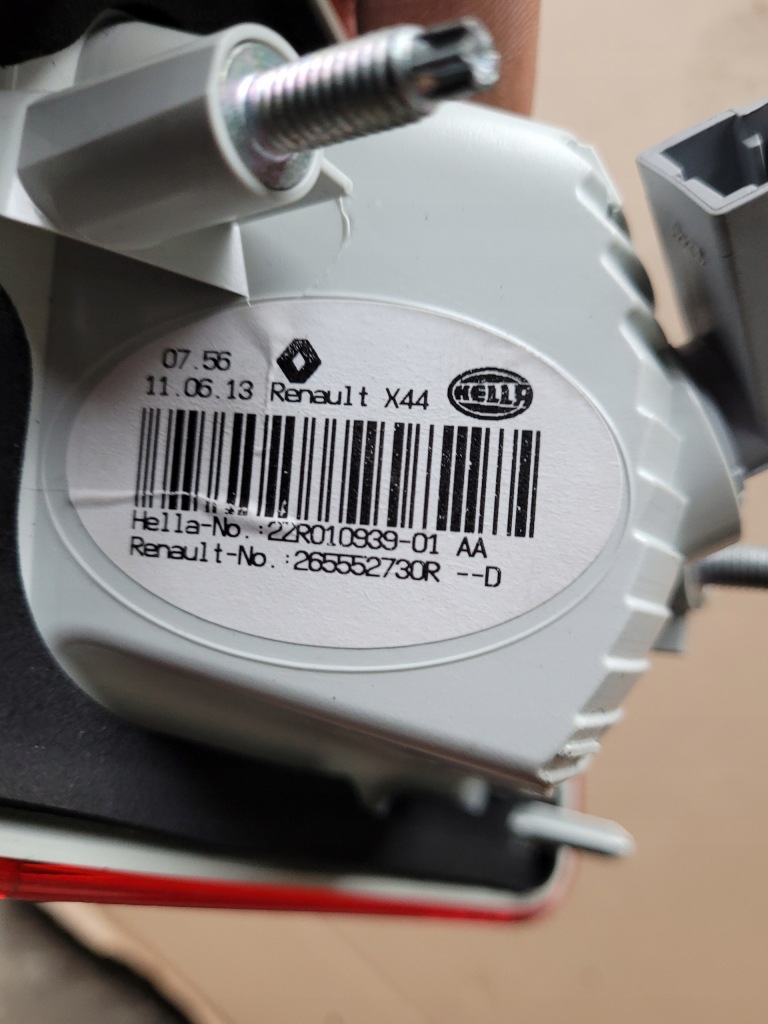 фото №5, Лампа задняя задняя левая renault twingo iii 3 w крышка