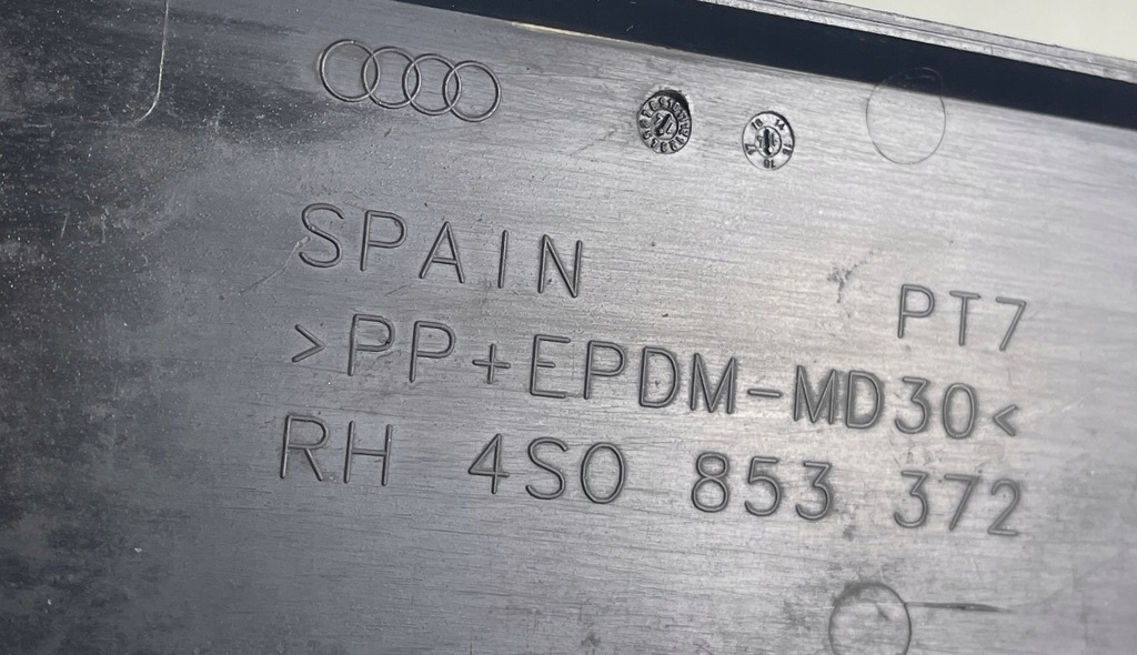 фото №10, Audi r8 4s молдинг порог правая 4s0853372