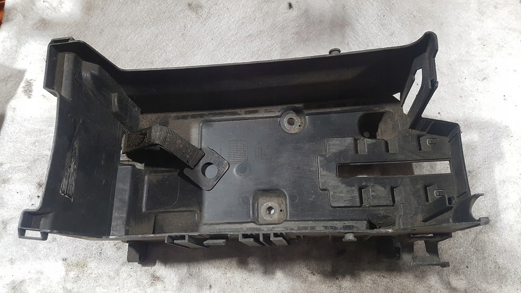 фото №1, Opel insignia a 13310741 основание аккумулятор