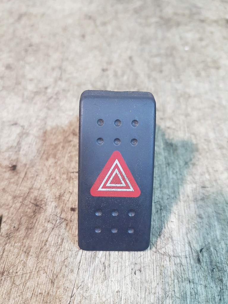 фото №1, Кнопка света аварийных suzuki sx4