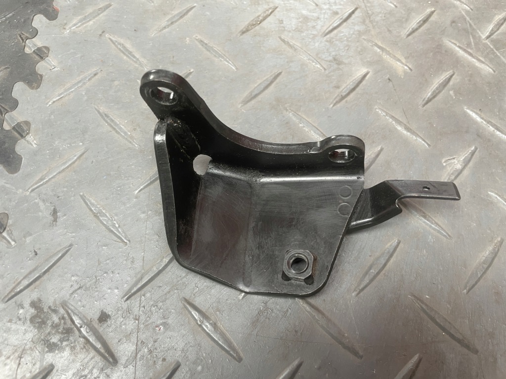 фото №1, Mitsubishi lancer evo кронштейн генератора 9 8 7 6