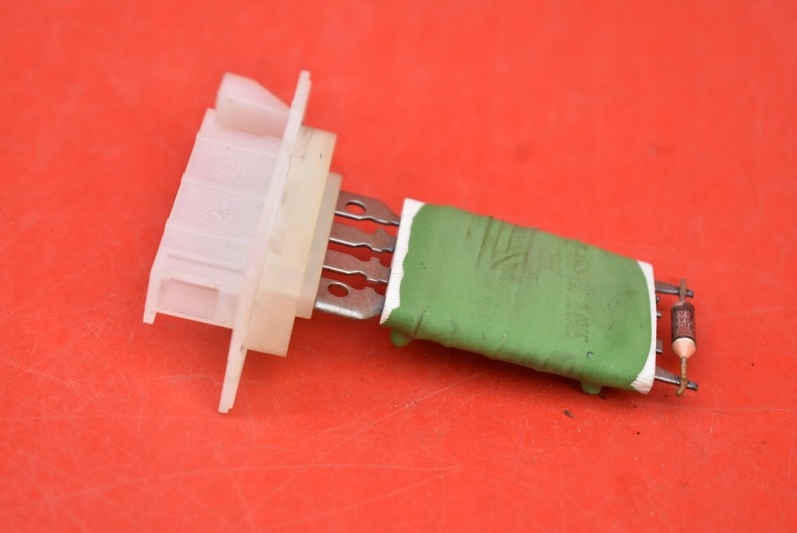 фото №4, Резистор обдув резистор резистор mini cooper one r50 lift 04-06