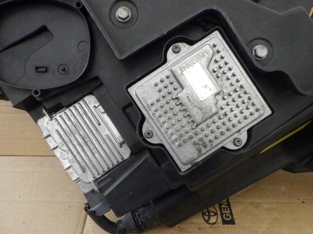 фото №8, Лампа levante ксенон правый передний фара